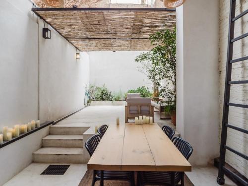 Luxury 2 Story Apartment Near Passeig de Gracia
