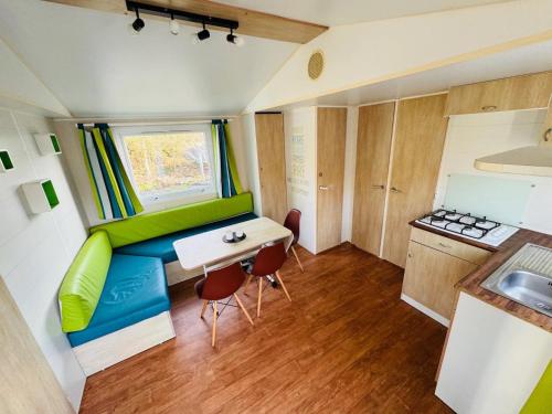 Nhà bếp/bếp nhỏ tại Bungalow Balnéo Jacuzzi Sauna