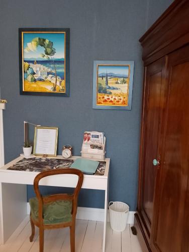 Φωτογραφία από το άλμπουμ του Chambre Bounty, B&B, cuisine privée, lit queen size, terrasse, parking, garage σε Olliergues