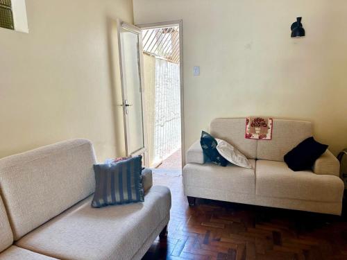 Coin salon dans l'établissement Villa Ruth, a casa que voce vai amar