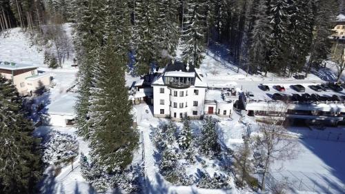 Hotel Bedriska Wellness Resort & Spa durante el invierno
