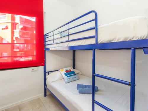 Ένα ή περισσότερα κρεβάτια σε δωμάτιο στο Apartment Cosy Flat by Interhome
