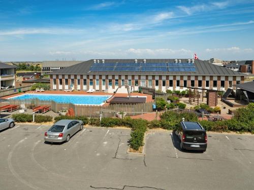 Bazén v ubytování Apartment Mijat - 50m from the sea by Interhome nebo v jeho okolí