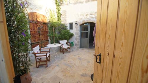 A Romantic House for Two