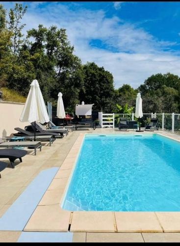 MAISON DE CHARME piscine chauffée