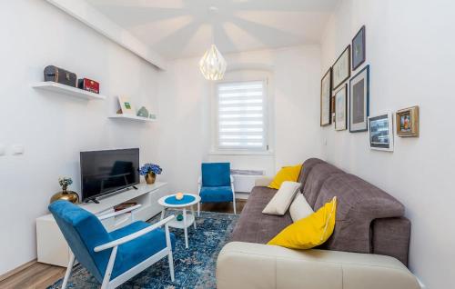 2 Bedroom Lovely Apartment In Rijeka