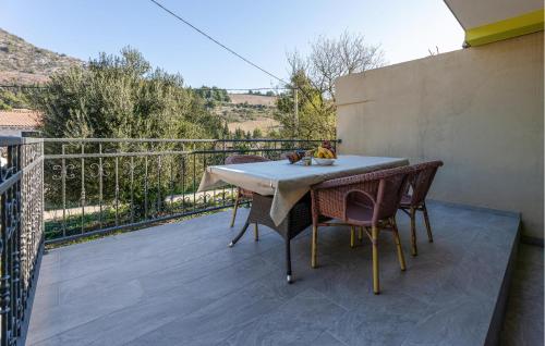 3 Bedroom Gorgeous Home In Kremena