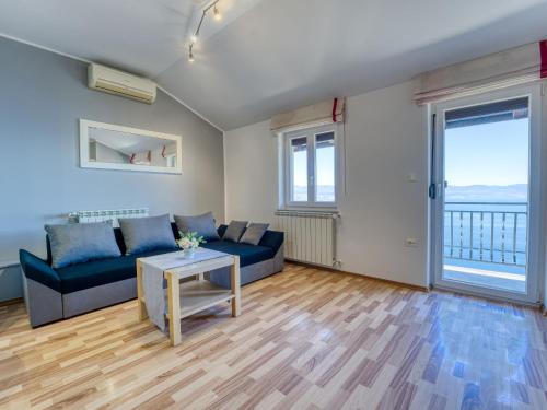 Apartment Ema-2 by Interhome