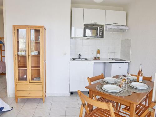 Studio Les Rives Latines-4 by Interhome