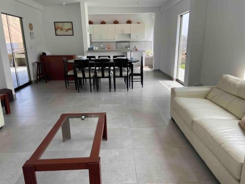 Posezení v ubytování Casa de Campo en Cieneguilla