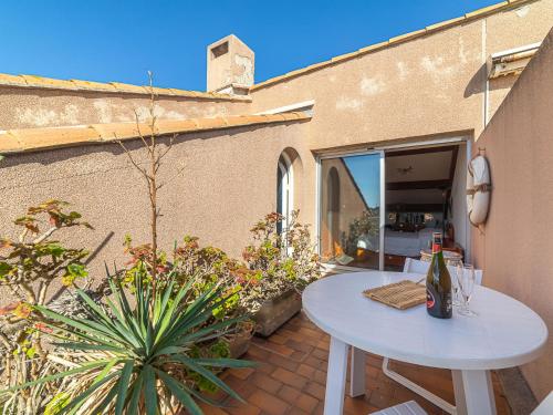 Apartment Port de la Gavine I-4 by Interhome