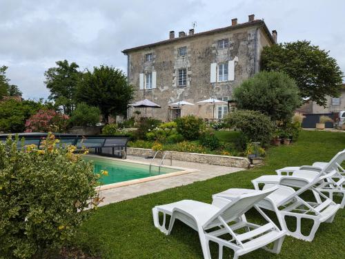 Gallery image of Domaine du Coq in Montignac-le-Coq
