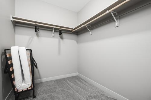 Gambar di galeri bagi Luxe Escape Near DT Indy di Whitestown