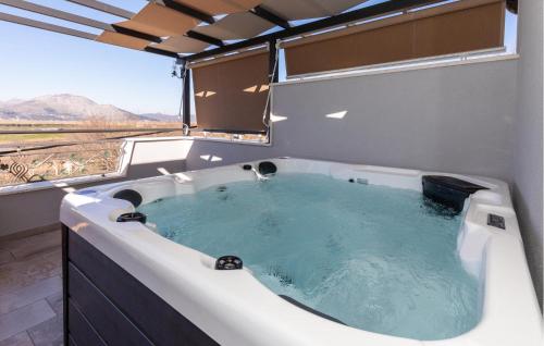 3 Bedroom Awesome Home In Mliniste