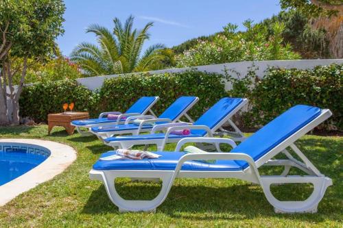 Villa Lori, pool, 5 min drive to beach in Albufeira