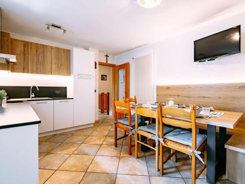 Η κουζίνα ή μικρή κουζίνα στο Holiday Home Punta Emma by Interhome