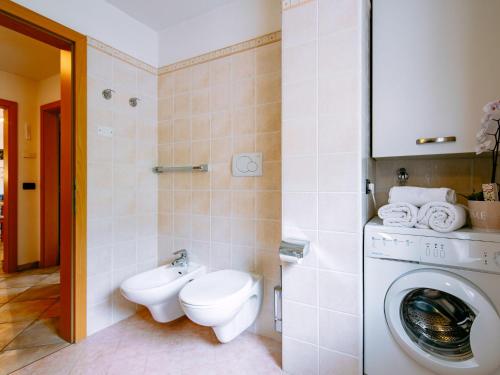 Ένα μπάνιο στο Holiday Home Punta Emma by Interhome