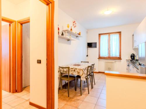 Η κουζίνα ή μικρή κουζίνα στο Apartment Teto by Interhome