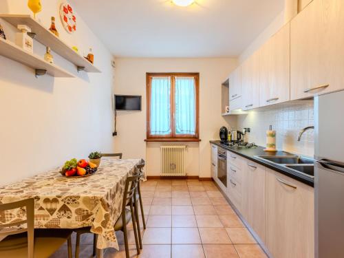 Η κουζίνα ή μικρή κουζίνα στο Apartment Teto by Interhome