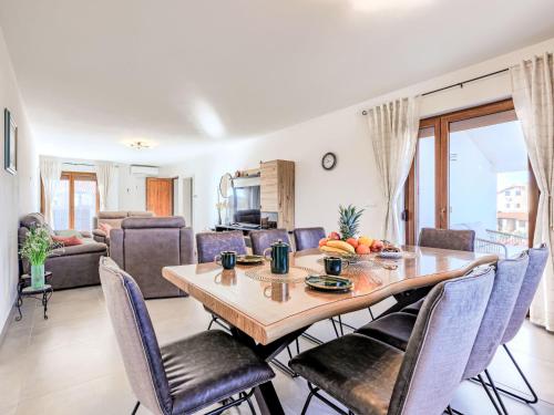 Holiday Home Villa Rubil by Interhome