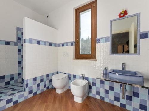 Un baño de Villa Augusta by Interhome