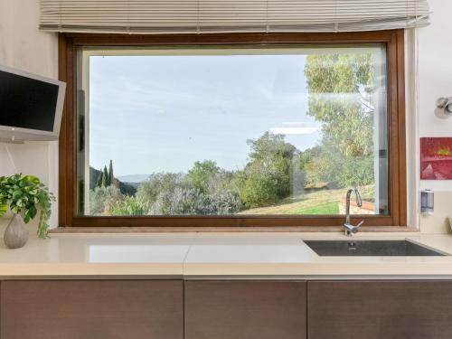 Una cocina o zona de cocina en Villa Augusta by Interhome