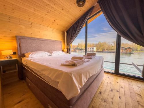 Ένα ή περισσότερα κρεβάτια σε δωμάτιο στο Milton River House