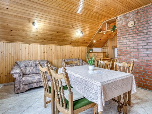 Χώρος καθιστικού στο Holiday Home Maklen by Interhome