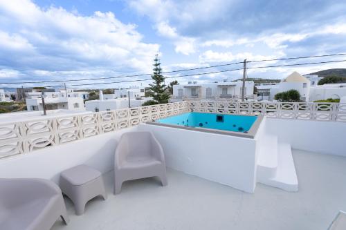 Swell S10 maisonette with private Jacuzzi in Naousa
