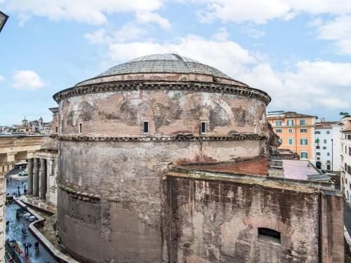 Apartment Pantheon View by Interhome