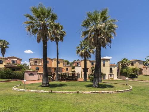 Κήπος έξω από το Apartment Baia delle Palme-1 by Interhome