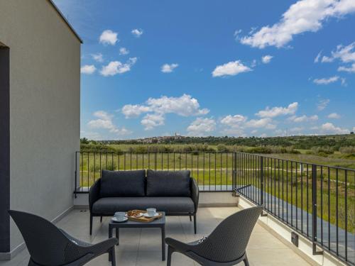 Balkoni atau teres di Villa La Perla by Interhome