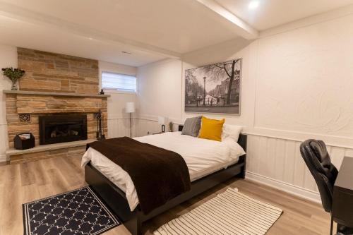 Ένα ή περισσότερα κρεβάτια σε δωμάτιο στο Luxurious and Spacious Apartment with 2 bedrooms and 2 Baths