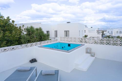 Swell S2 maisonette with private Jacuzzi in Naousa