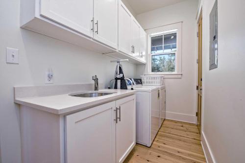 Dapur atau dapur kecil di Beckoning on Perdido Bay