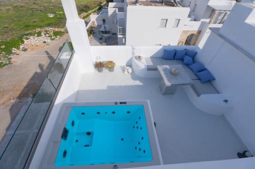 PURE WHITE 1BD house with amazing Sea Views in Naousa