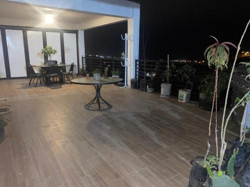 Balkoni atau teres di Varela's Oceanview Hillside Condo in Puerto Nuevo