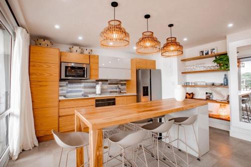 Η κουζίνα ή μικρή κουζίνα στο Modern 2BR CondoC32 in Playa Venao for Nomads