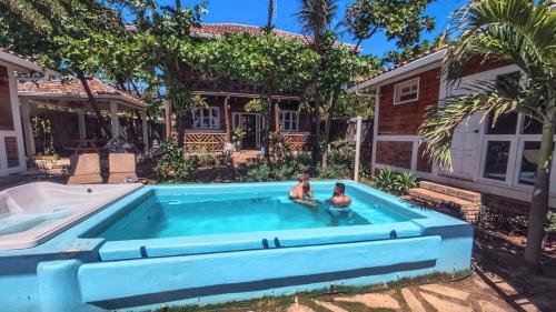 Bazén v ubytování Romantic Seaside Casita w Pool, AC, Fire Sunsets nebo v jeho okolí