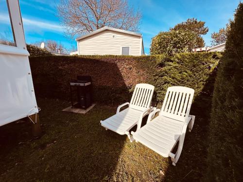 Fotografie z fotogalerie ubytování Les Charmettes Mobilhome 2 ch Climatisé - Terrasse fermée - Locsweethome v destinaci Les Mathes