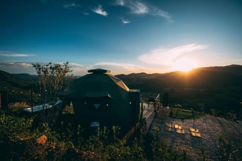 Landskap semula jadi dekat dengan lodge