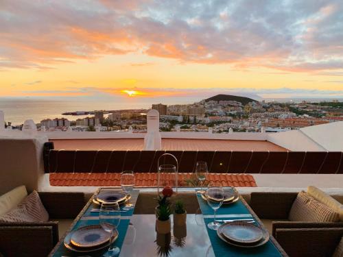 Sunset View Studio at Port Royale with heated pool and free Wi-Fi