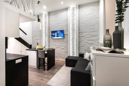 R76A Apartment with AC