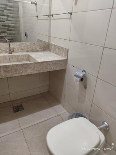 Bilik mandi di Excelente casa dois pavimentos