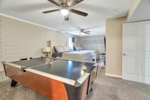Φωτογραφία από το άλμπουμ του Moon River Smart-Suite near Interstate 44 and Airport στο Republic