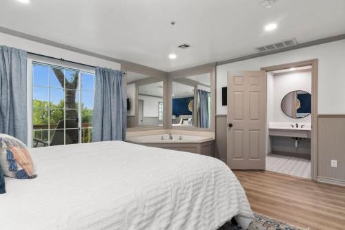 Postel nebo postele na pokoji v ubytování Jarrett Farm Resort - Suite 5