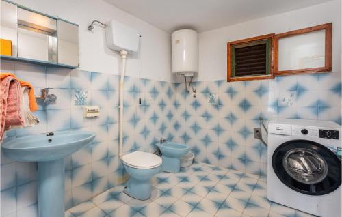 2 Bedroom Beach Front Apartment In Senj