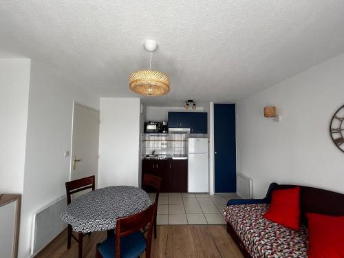 Charmant T2 avec WIFI à 200m des Thermes - FR-1-541-170