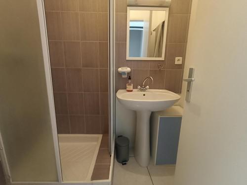 Maison 3 chambres, 6 couchages, proche gare, Sète, WIFI
