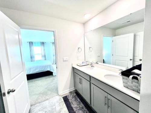 Koupelna v ubytování Spacious 4-bedroom house,6beds with office space